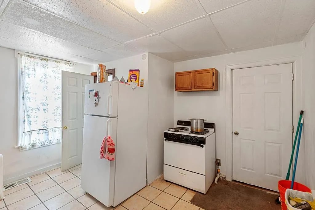 330 Sherburne Ave