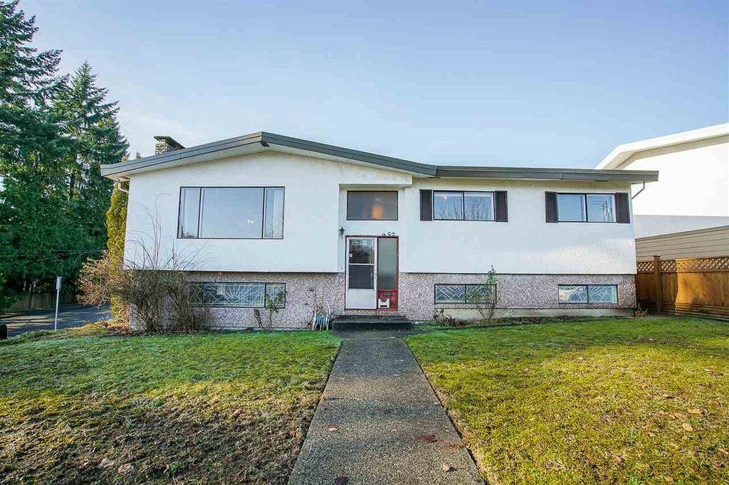 957 Springer Ave