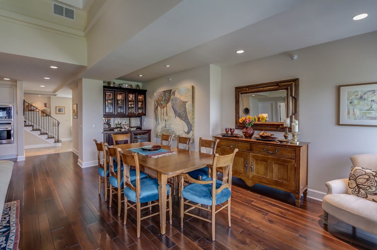Exclusive Offering: Loraine Penthouse #1007