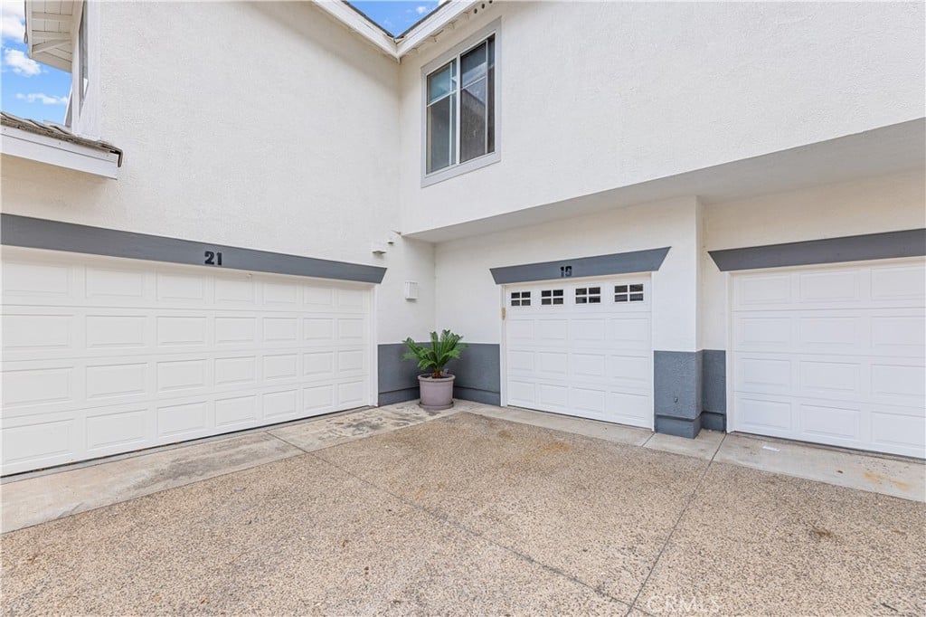 19 Breakers Ln