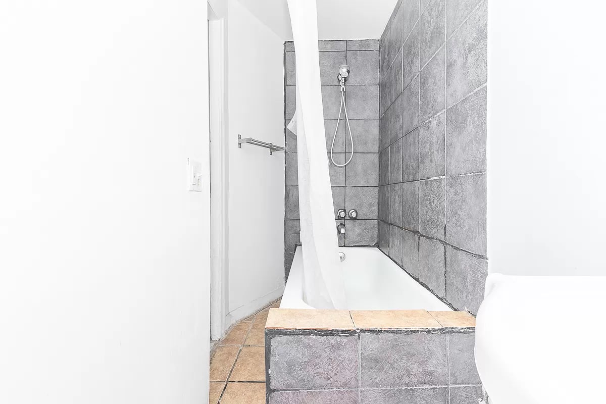147 Starr Street 2R