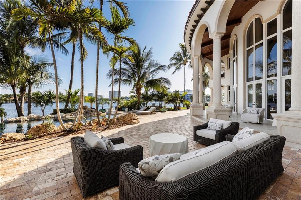 2593 SE 8th St, Pompano Beach, FL 33062