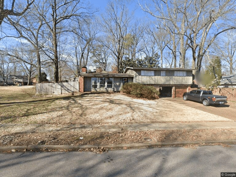 81 NE Yates Rd