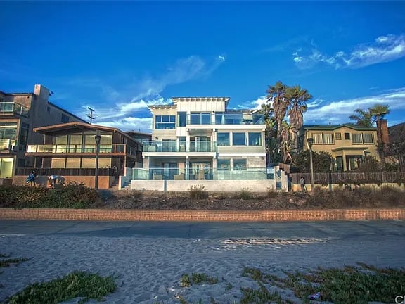 808 The Strand # 2