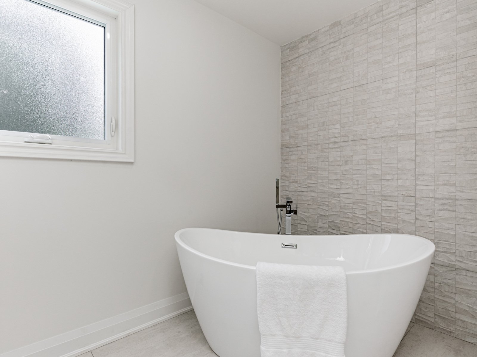SOLD: Nestled On Quiet Riderwood Drive