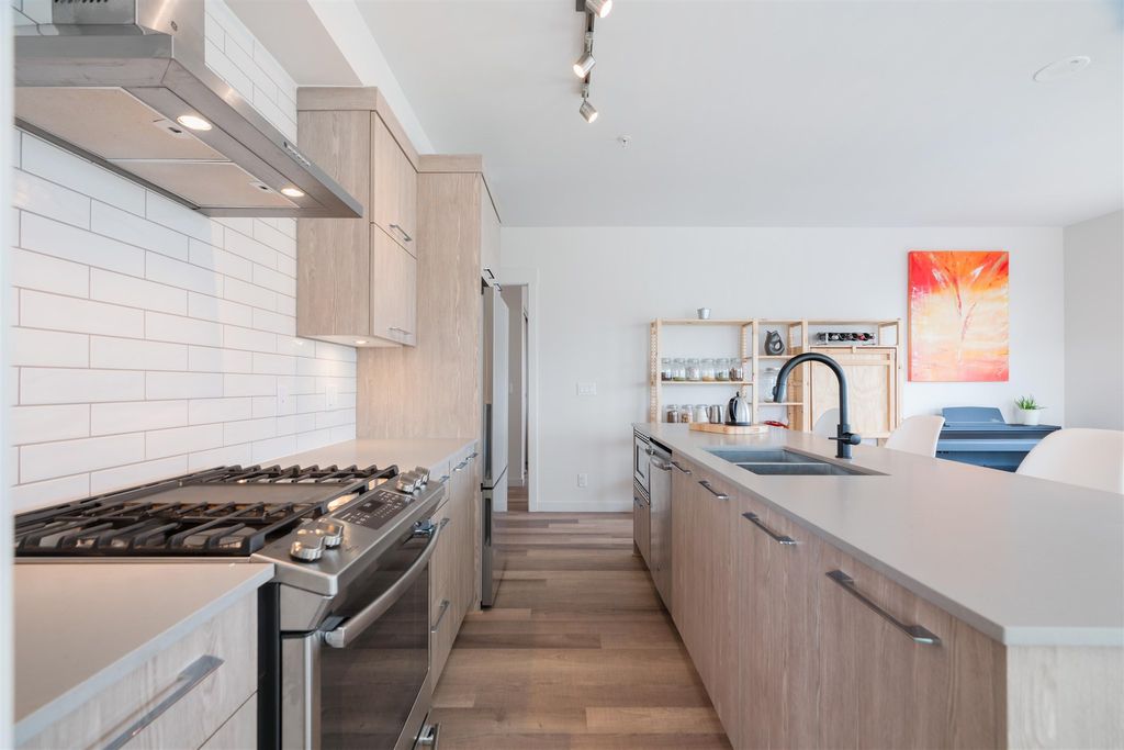 1012 Auckland St, #404