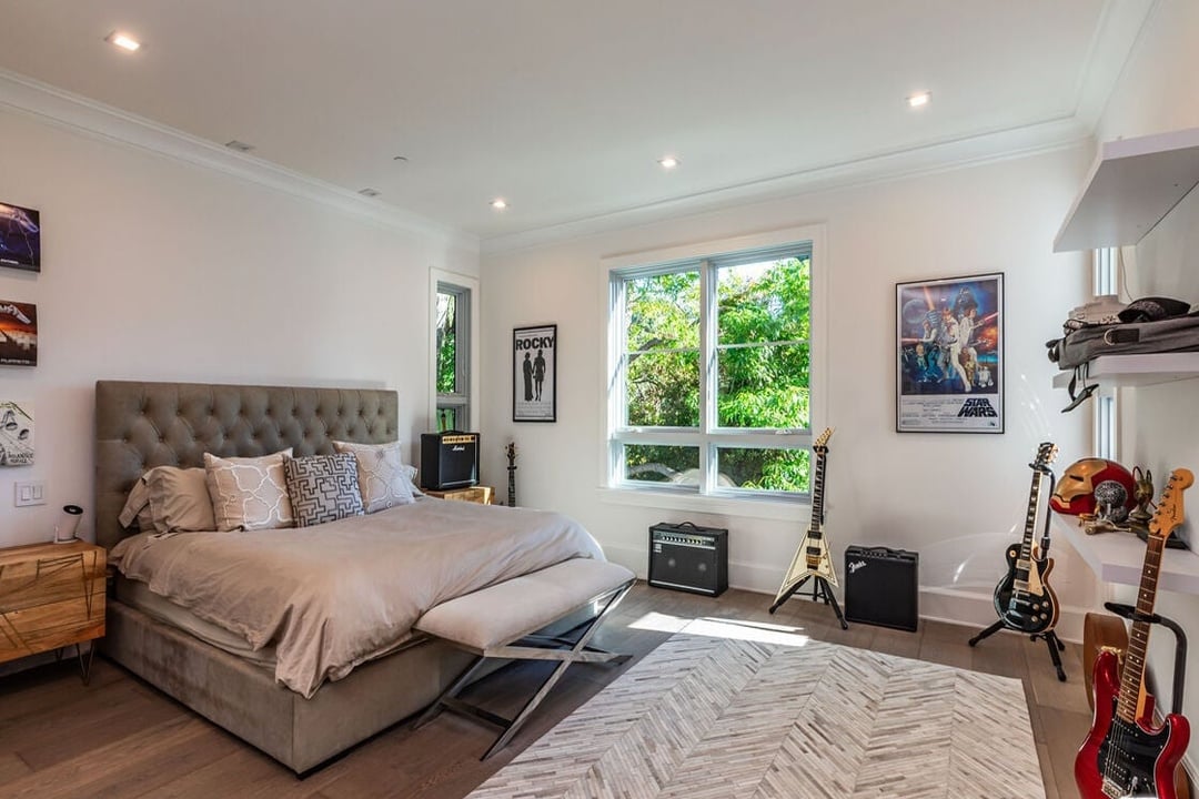 Monarch Reserve, N Norman Pl, 90049