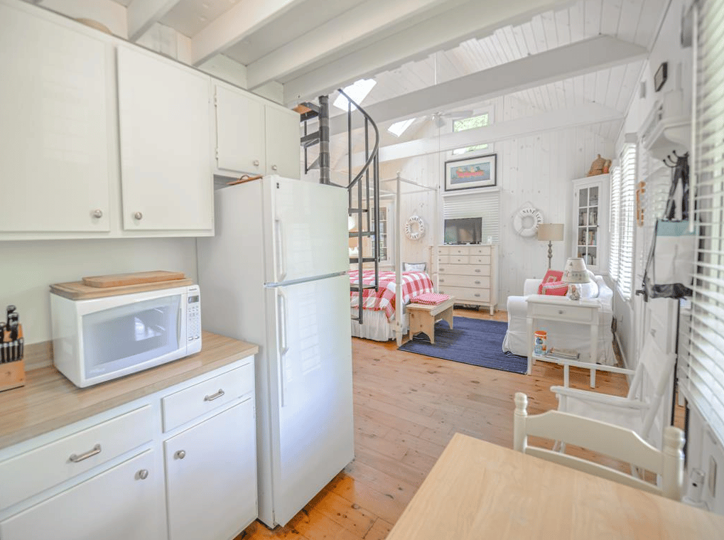 21 A Curtis Lane