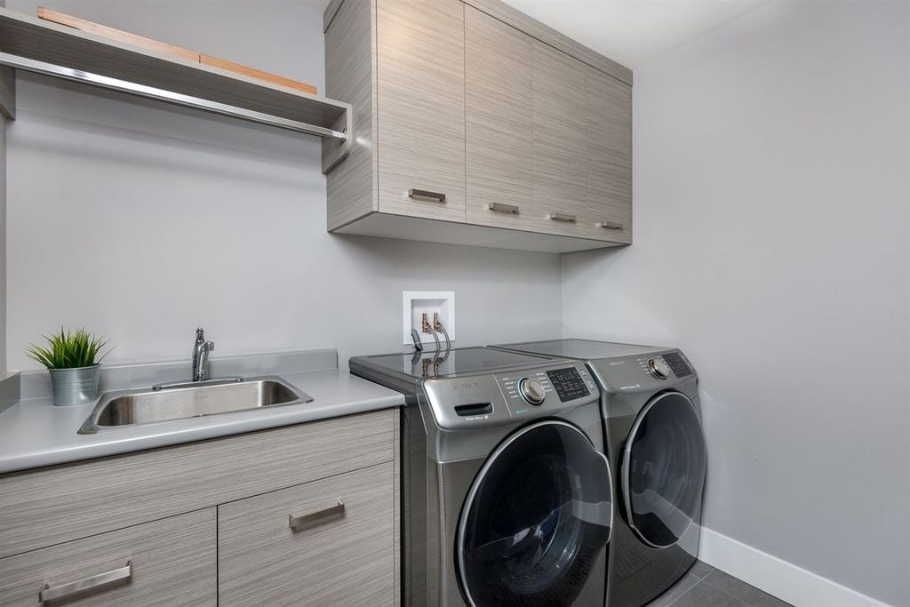 693 Folsom St