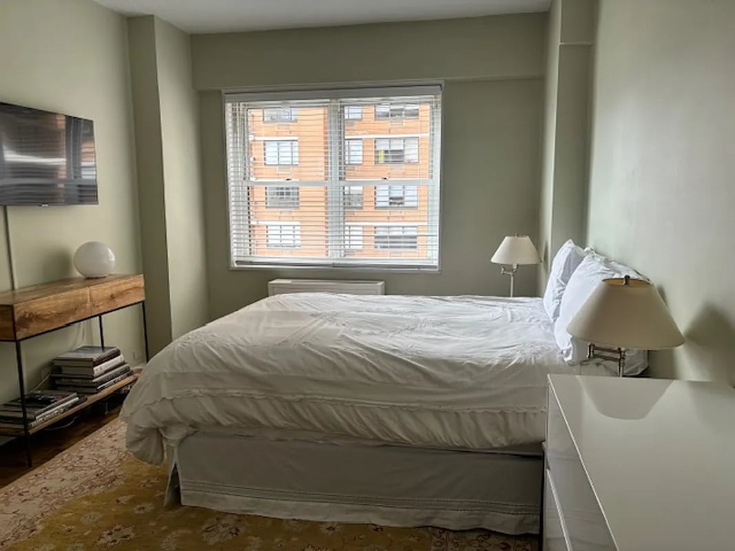 60 East 8th Street #17N