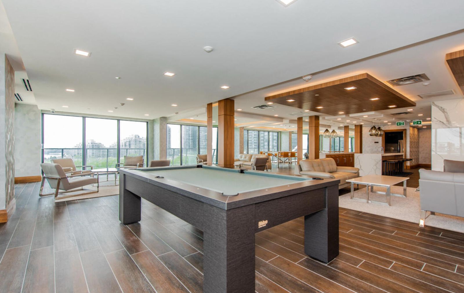 30 Shore Breeze Drive Unit: 2722
