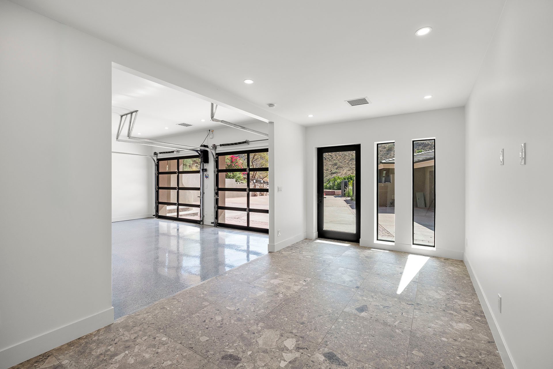 3500 E LINCOLN Drive 26