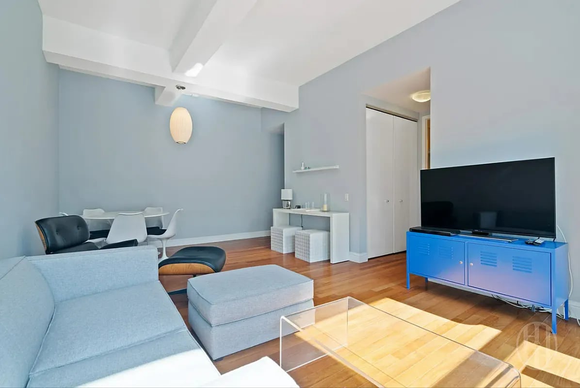 88 Greenwich Street 702