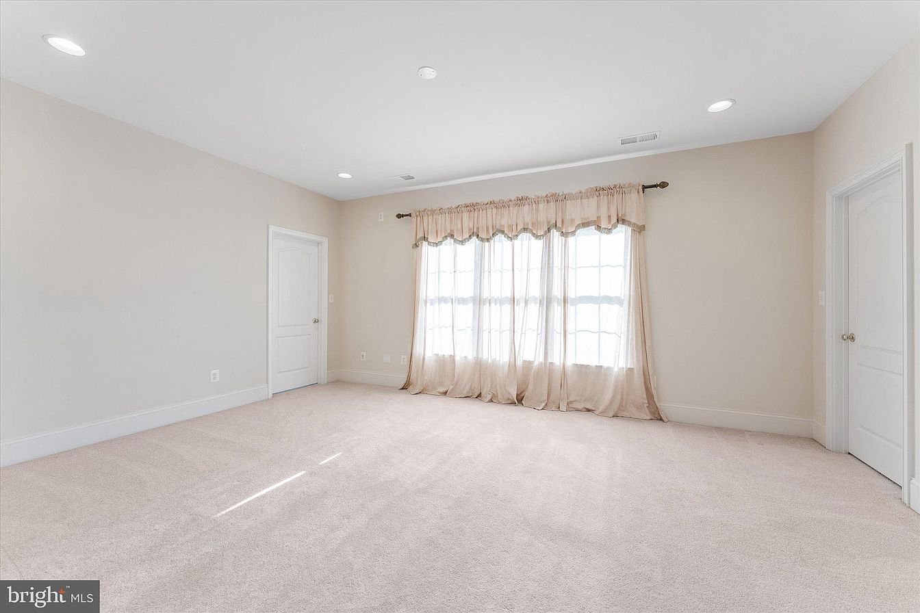 20069 Forest Farm Ln