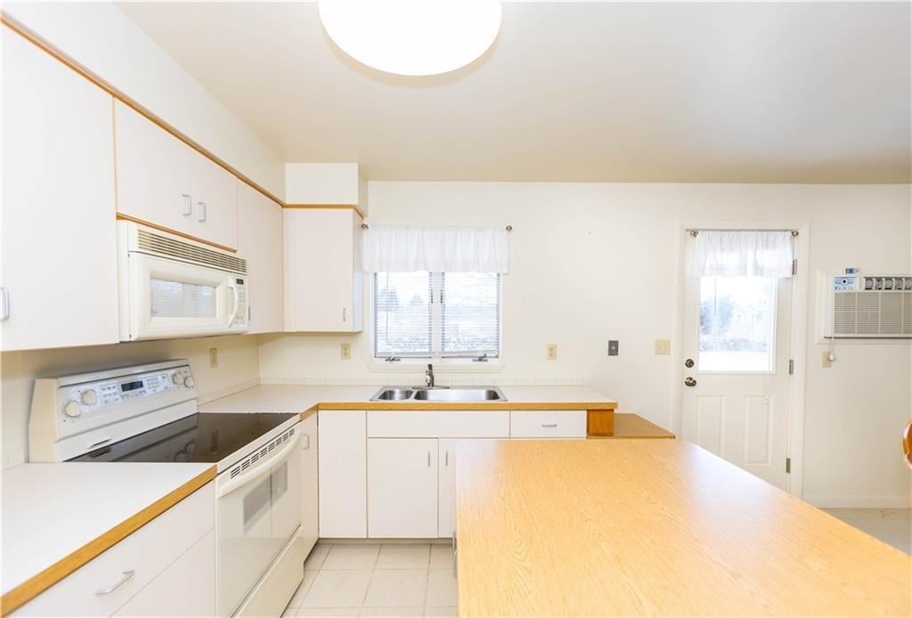 8 Barton Lane, Middletown RI, 02842