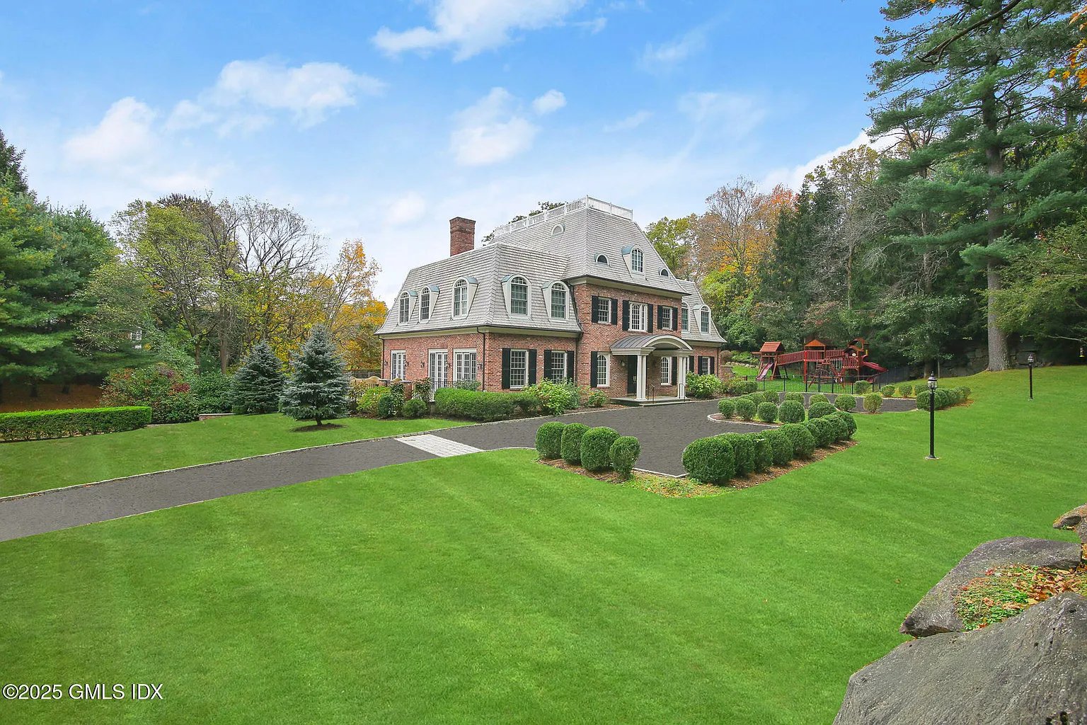 70 Sherwood Ave