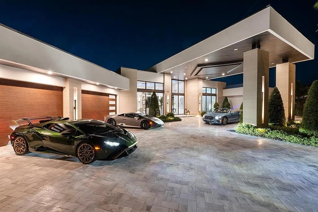 4041 Country Club Ln
