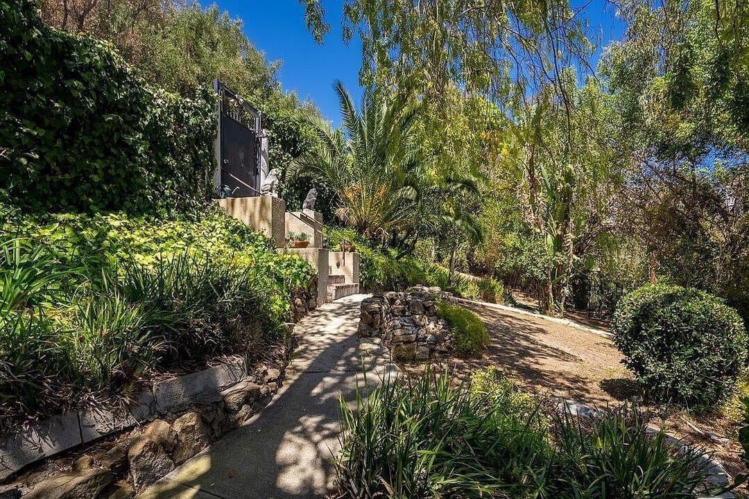 1933 Orchid Ave