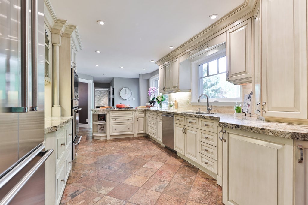 1293 Greenoaks Dr