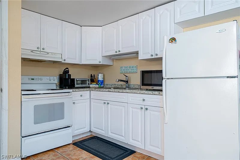 138-140 Delmar Ave