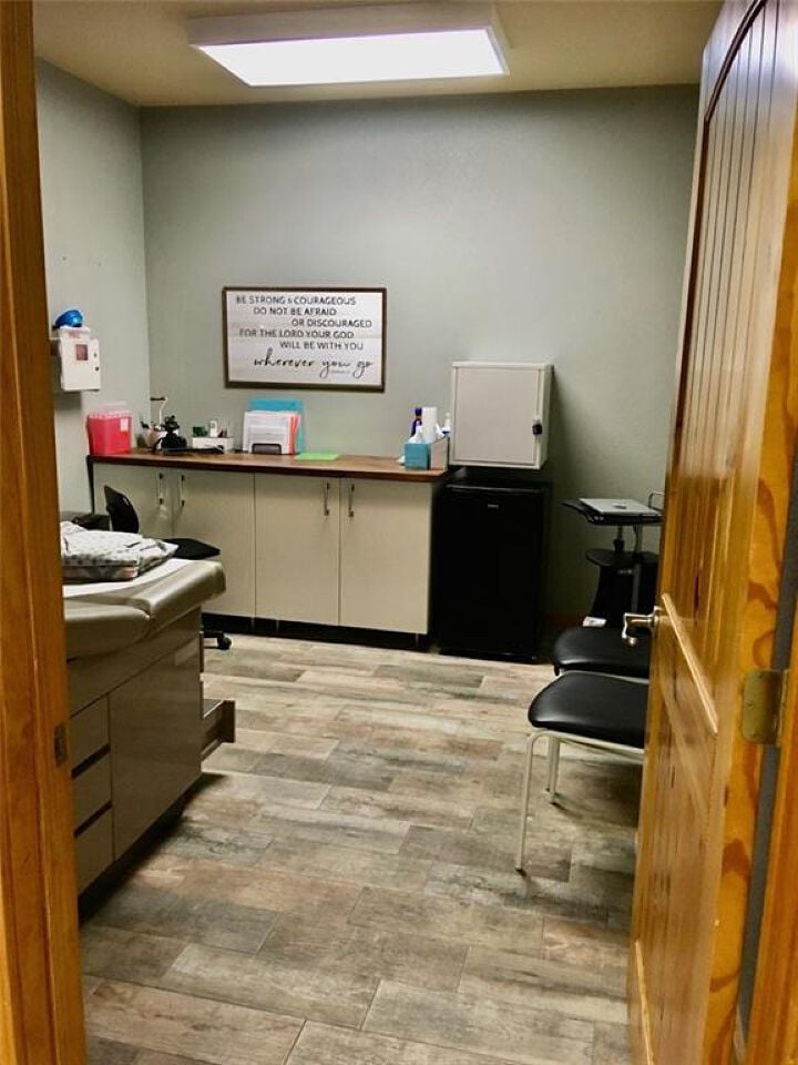 Georgetown Office Condo - 900 SF | 3 Offices + Conference