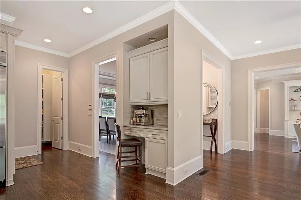 1555 Northcliff Trce