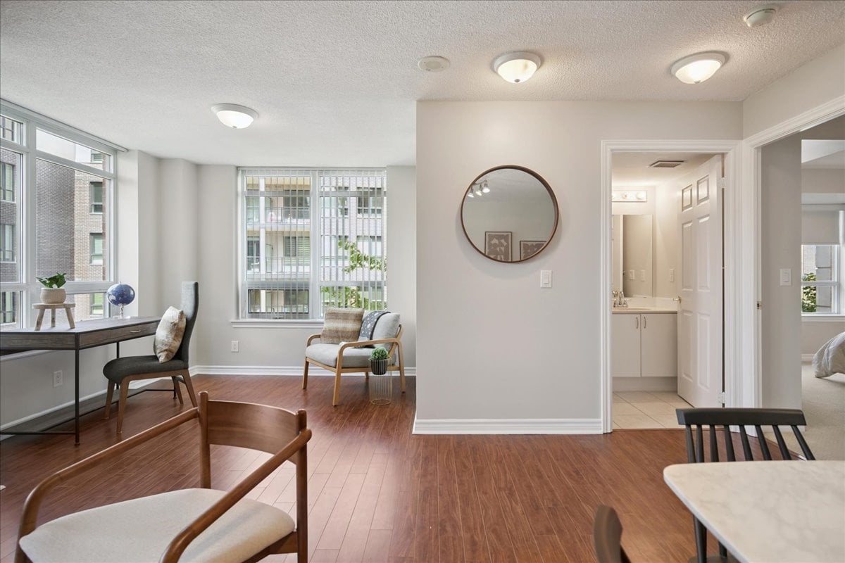 Bright and Spacious Corner Unit