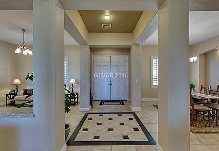 4290 Bella Cascada St