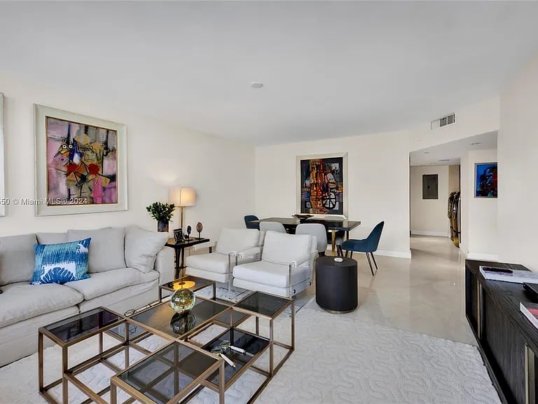 520 Brickell Key Dr #A1505