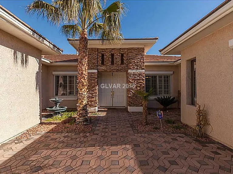 4290 Bella Cascada St