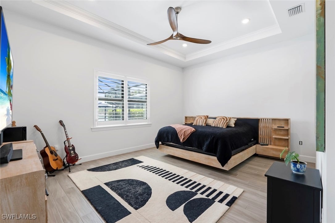 19129 Aqua Shore Dr