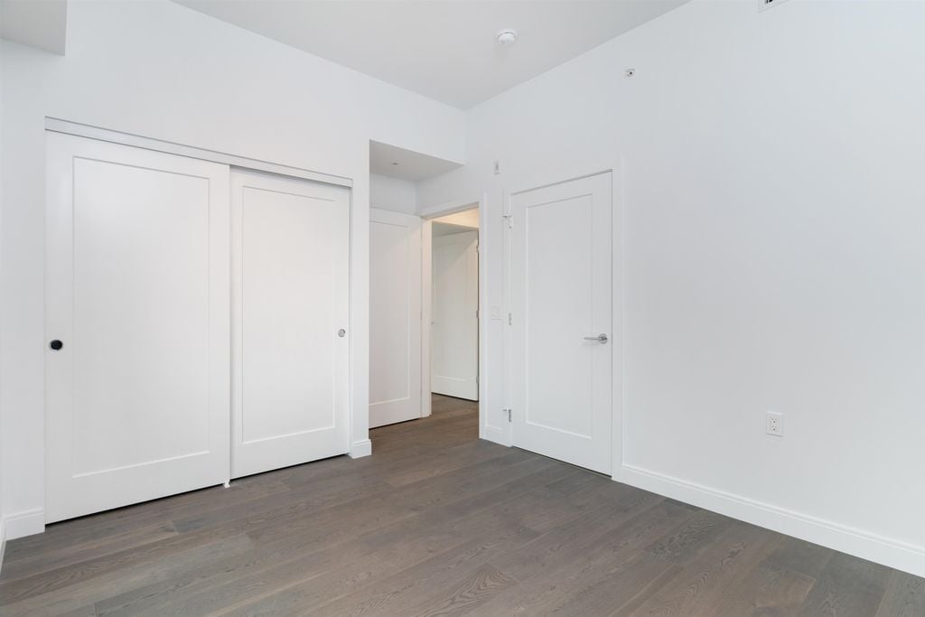 478 W 33rd Ave