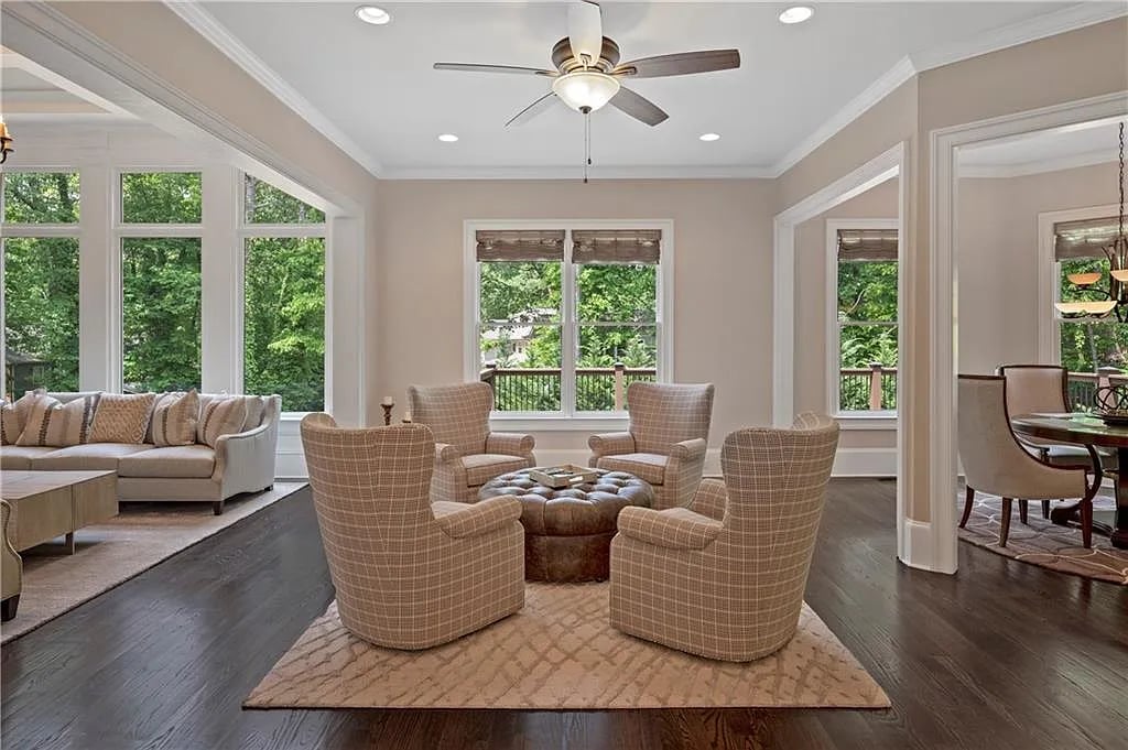 1555 Northcliff Trce