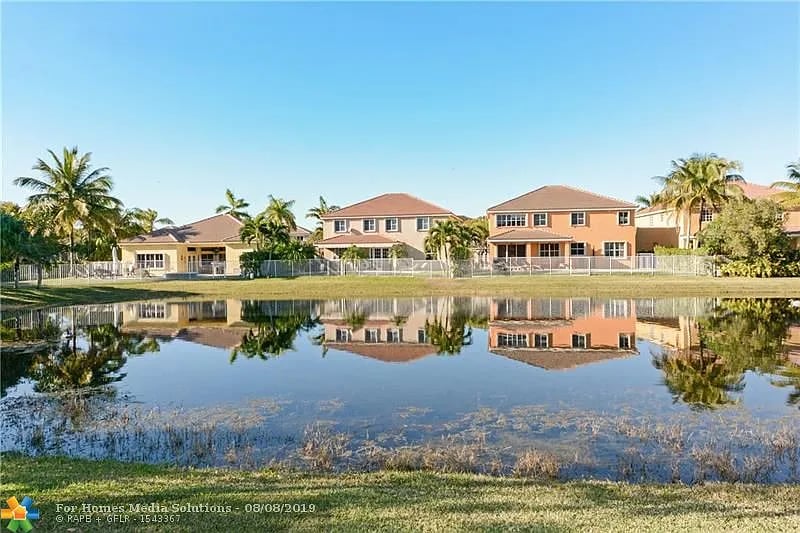 1612 Blue Jay Cir