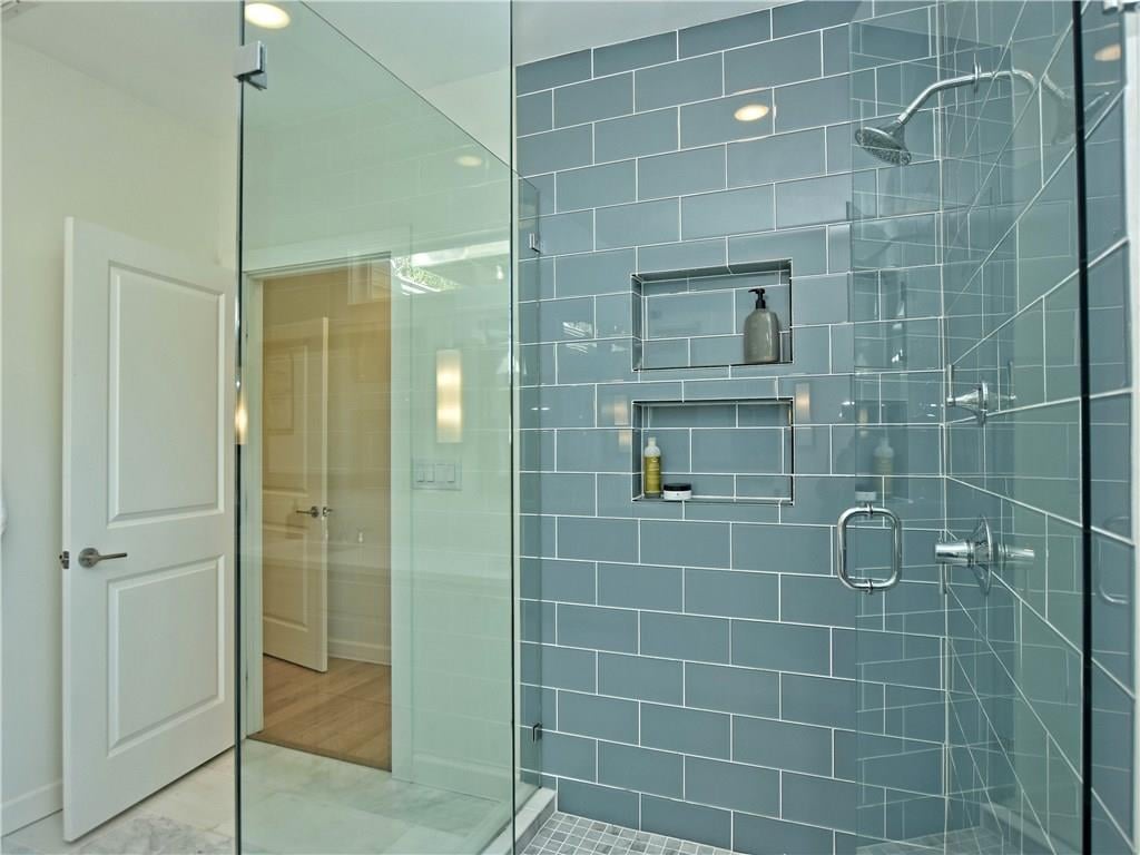 Remodeled Crestview Bungalow on .28Acre Lot