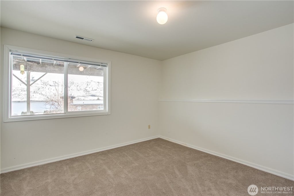 207 Riviera Dr