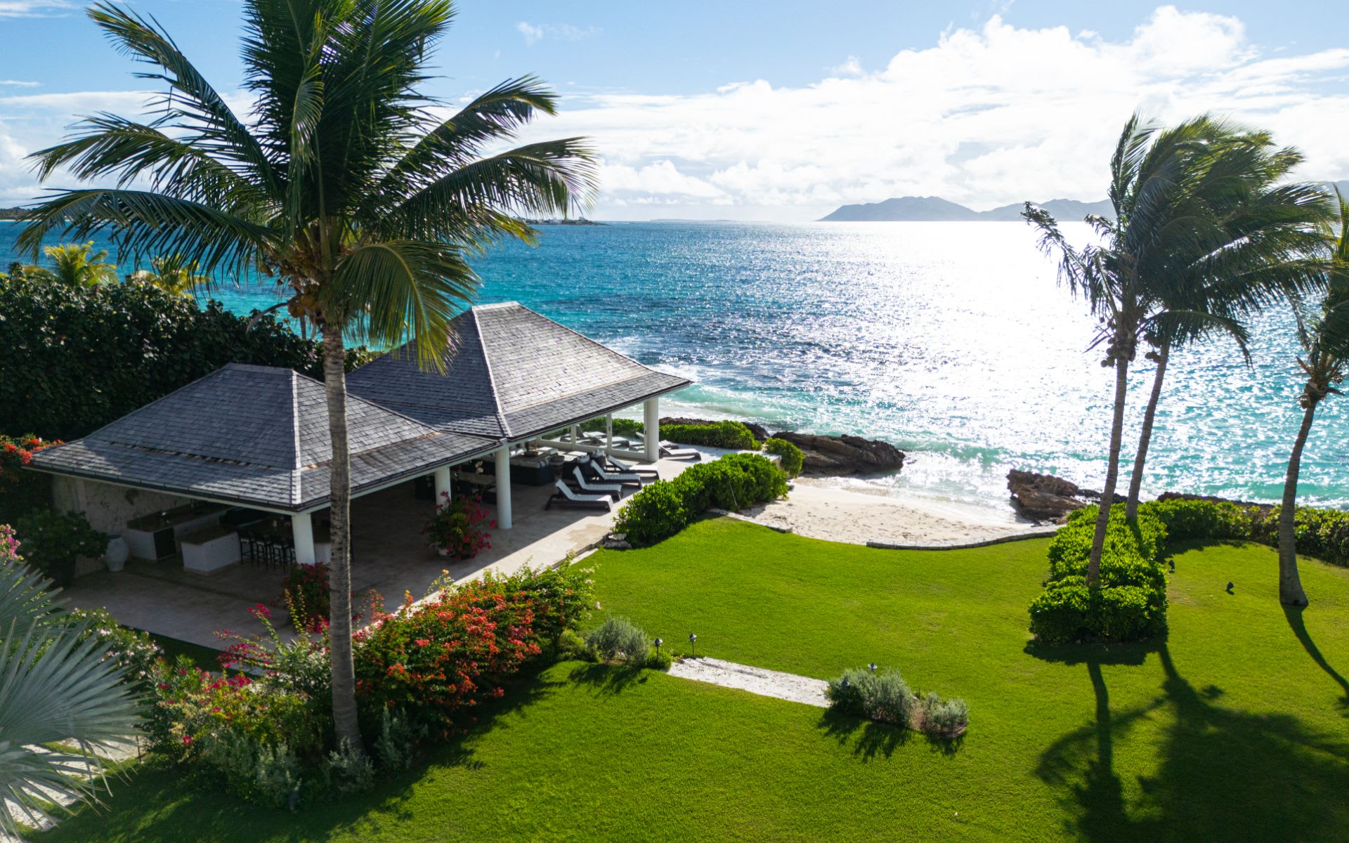 Aurora Estate Home - Private Beach Front Estate 