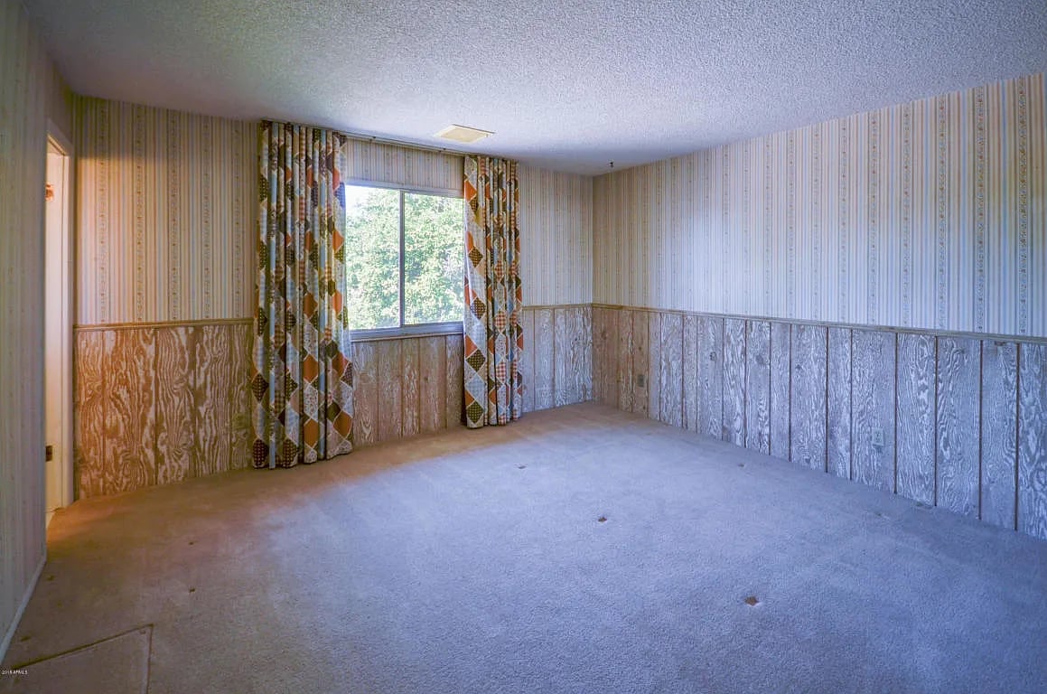 1316 E Bishop Dr