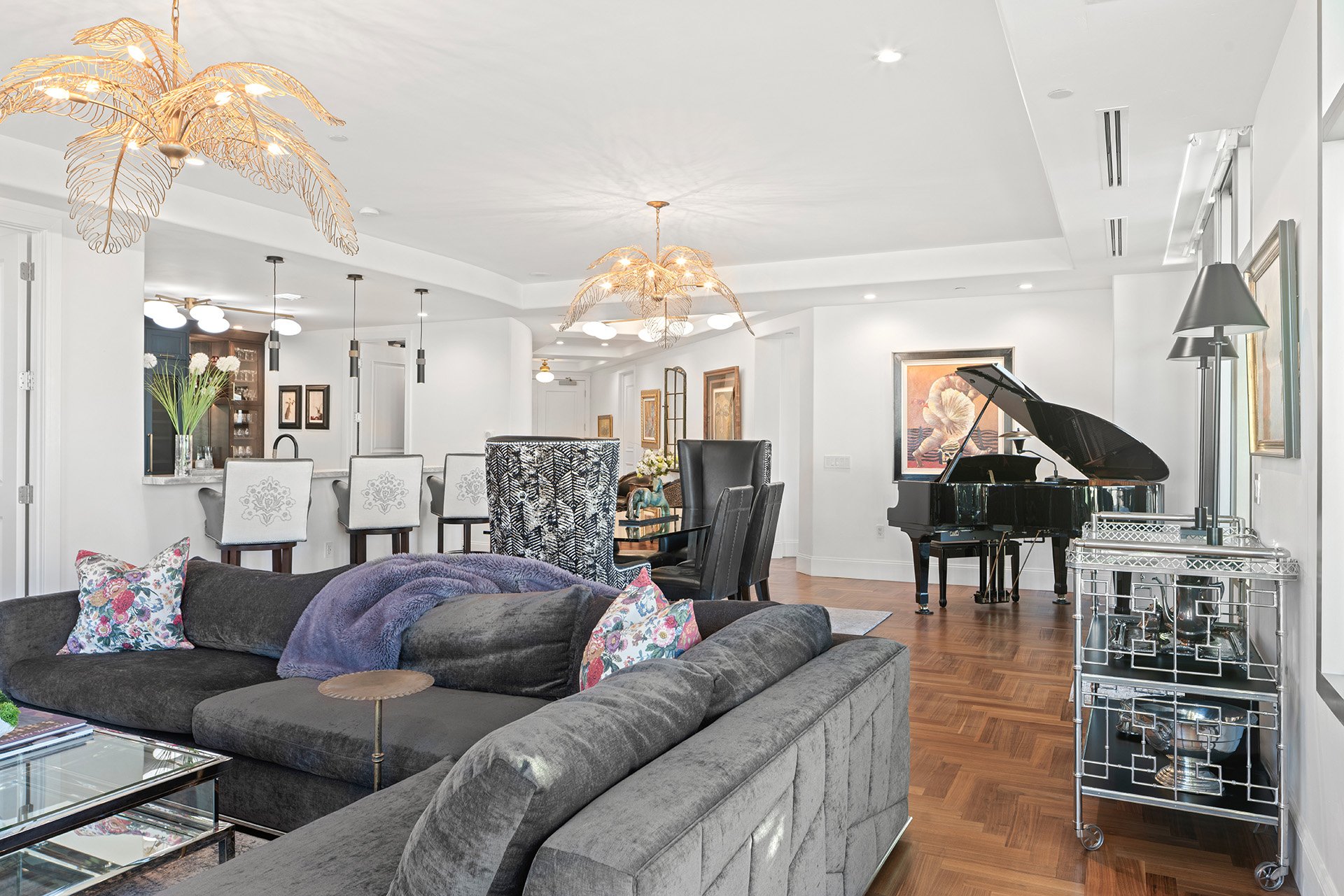 2211 E CAMELBACK Road 902