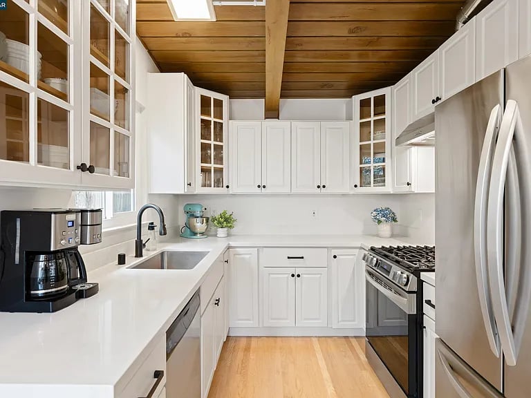 256 Fairlawn Dr