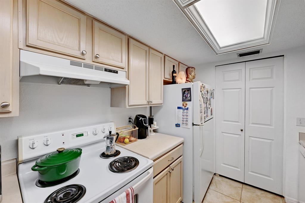 Charming Two-Story Condo in Gated Summerwind w/ Fireplace & Balcony