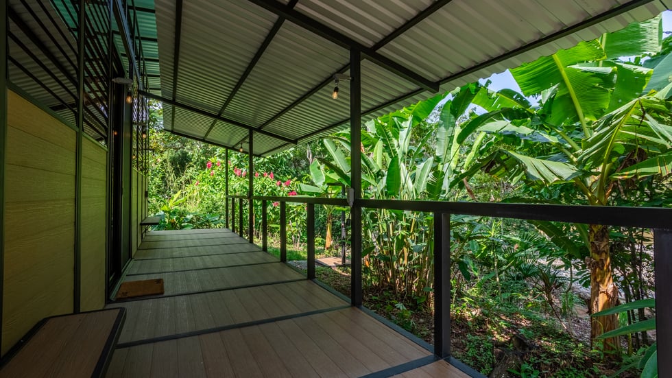 Riverfront Surf House in Playa Dominical Walk to the Beach