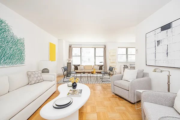 2 fifth Avenue #2T