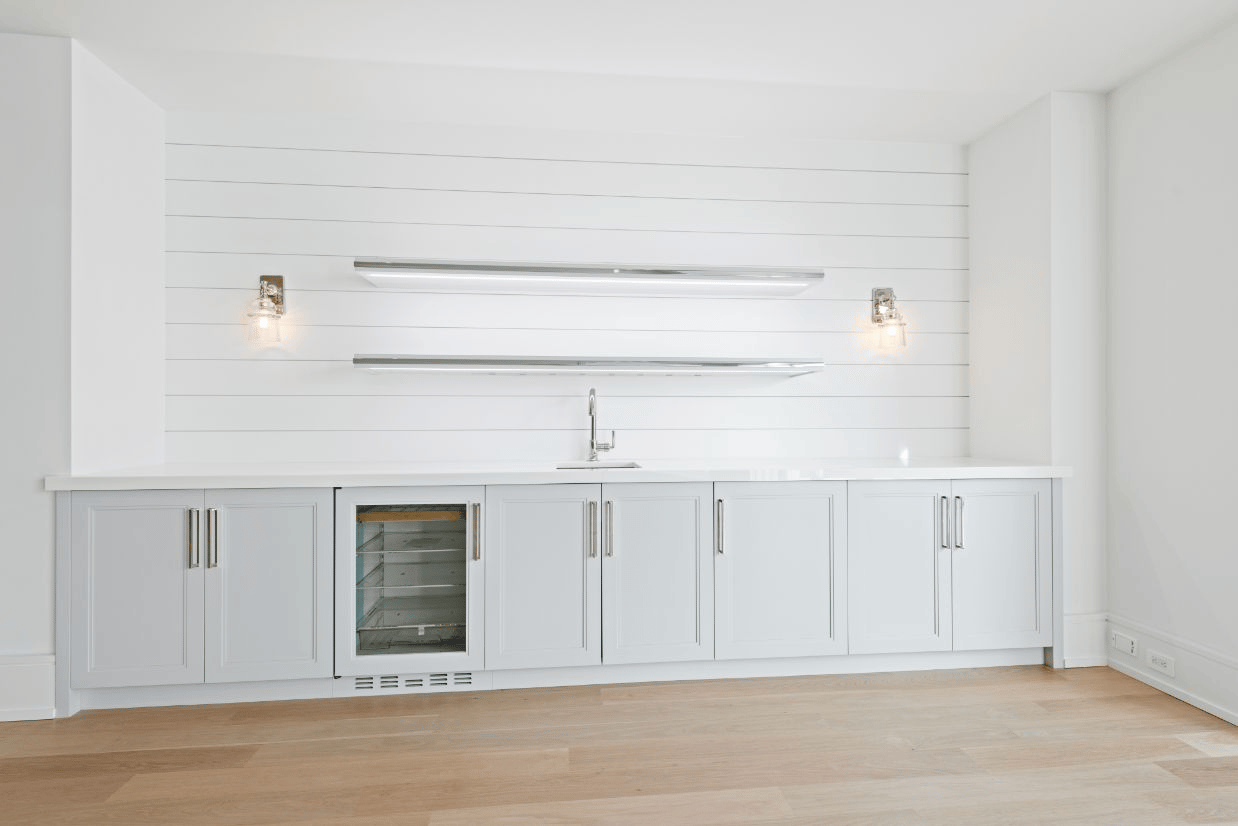 428 Edge of Woods Rd