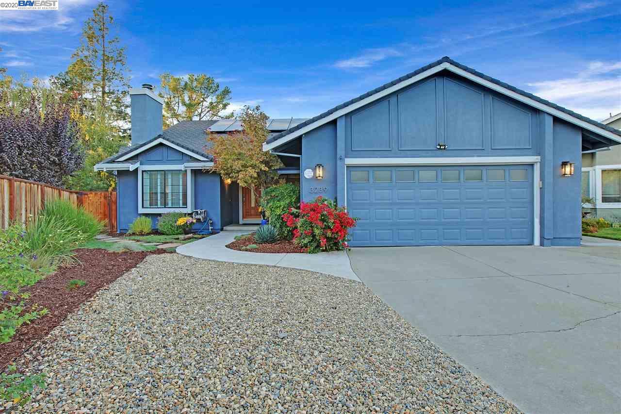 3239 Chardonnay Pl