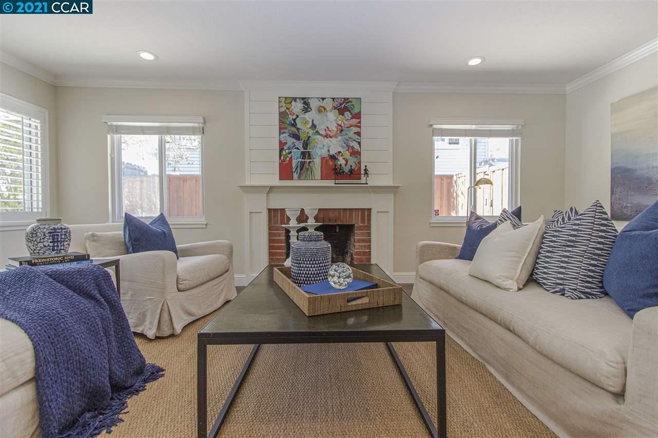 3320 S Lucille Ln