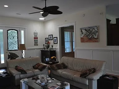 111 S Dogwood Trl