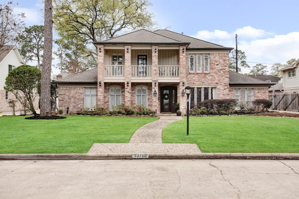 13715 Butterfly Ln