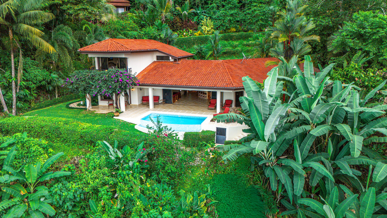 Private Luxury Villa with Whale Tail Ocean View Close to Downtown Uvita