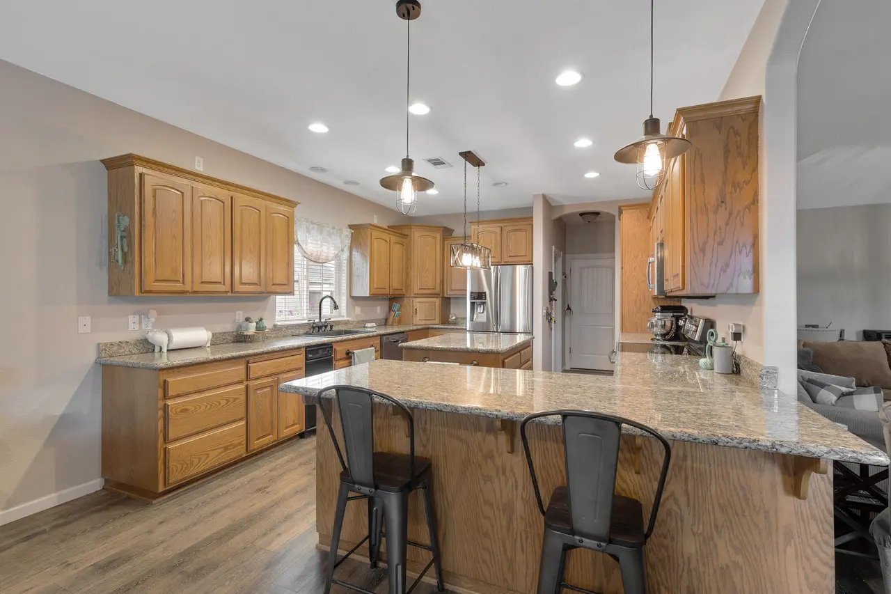 109 SW Lowe Ct